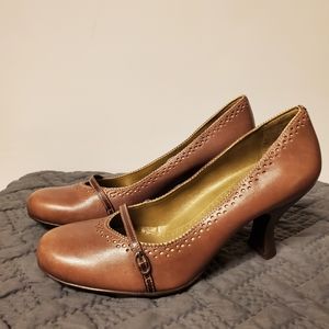 Muted purplish mauve heels